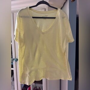 Universal Thread Light Yellow V-Neck Tee